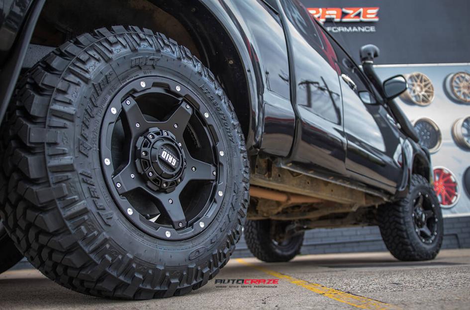TOYOTA HILUX N70 4WD GD04 MATTE BLACK